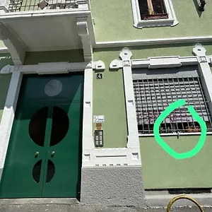 https://la-casa-sullalbero-nel-cuore-di-milano.italymilanhotels.net